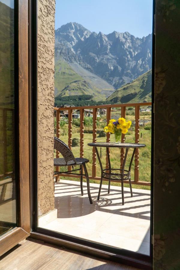 Hotel Diamond Kazbegi Stepantsminda Exterior foto
