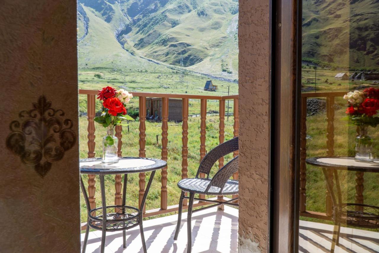Hotel Diamond Kazbegi Stepantsminda Exterior foto