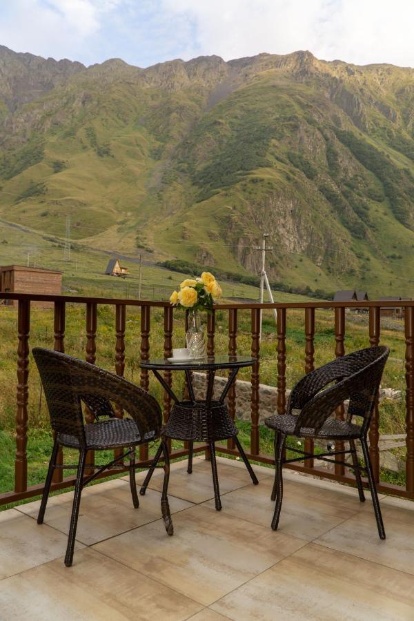 Hotel Diamond Kazbegi Stepantsminda Exterior foto